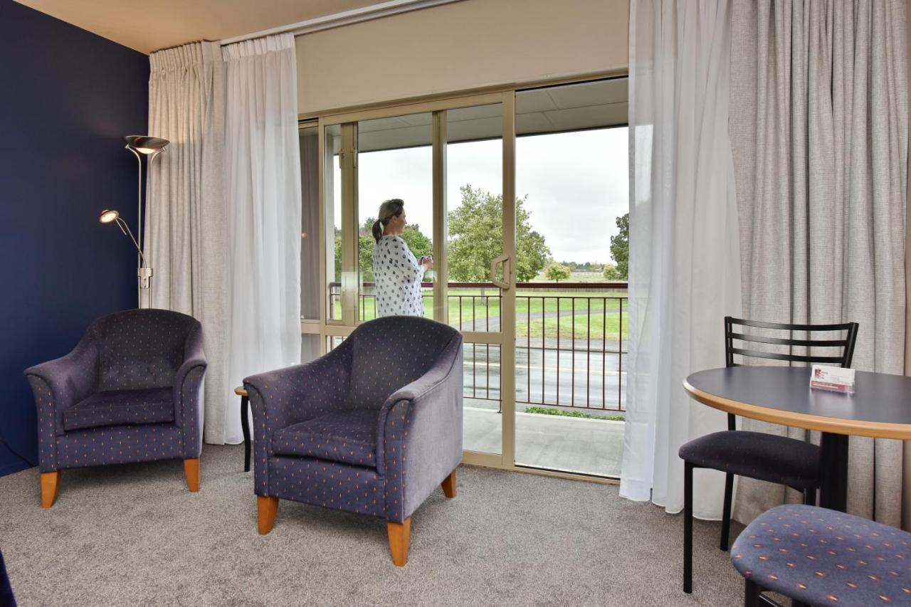 The Suites Ashburton Exterior photo